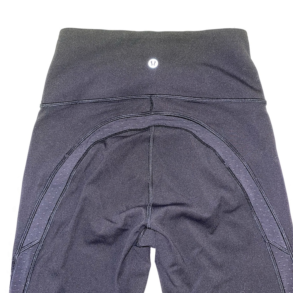 Lululemon black and mesh leggings